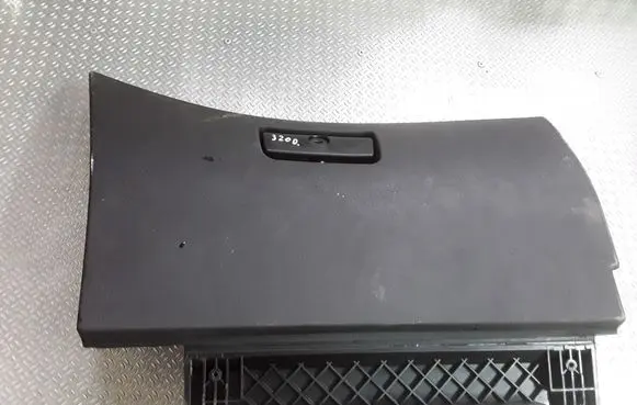 BMW 3 E46 Glove box 8203822