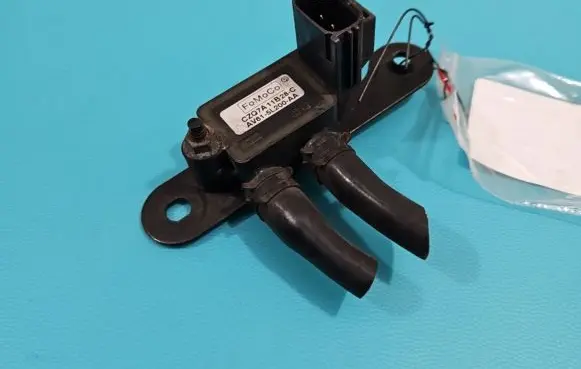 Ford C-MAX II Turbo solenoid valve AV61-5L200-AA IMPRK1389181