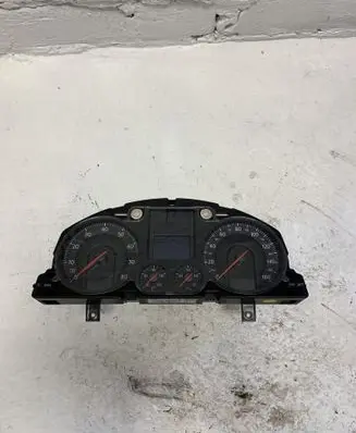 Volkswagen PASSAT B6 Speedometer (instrument cluster) 3C0920960
