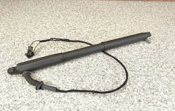 BMW X5 E70 Tailgate strut 4887651