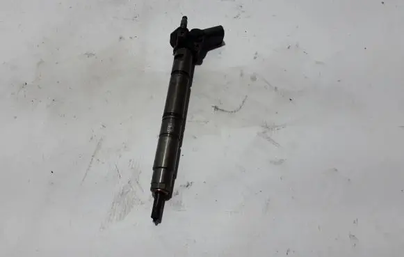 Volkswagen Touareg III Fuel injector 059130277FD