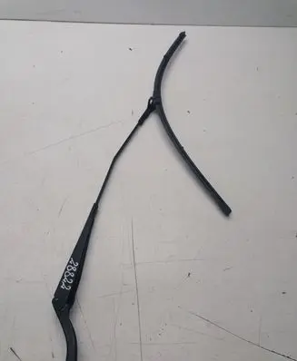 Peugeot 207 Front wiper blade arm 