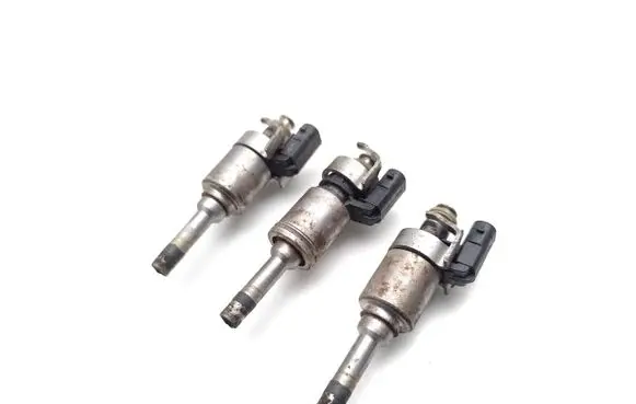 Ford Fiesta Fuel injectors set DM5G9F593AB