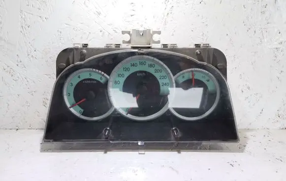 Toyota Corolla Verso AR10 Speedometer (instrument cluster) 838000F091