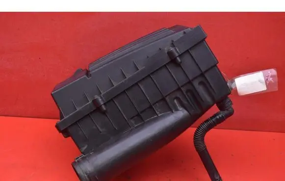 Volkswagen Golf IV Air filter box 3C0129607AF