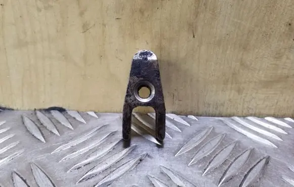 Mercedes-Benz ML W164 Fuel Injector clamp holder