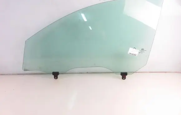 KIA Sportage Front door window glass four-door