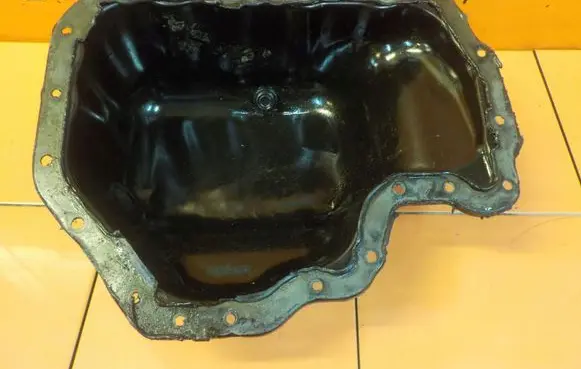 Volkswagen Polo V 6R Oil sump 03D103601G