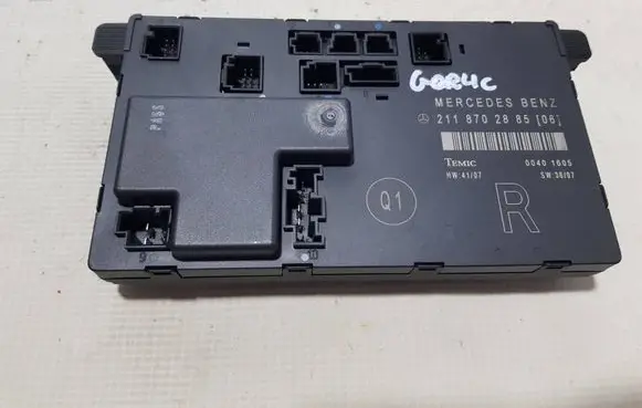 Mercedes-Benz E W211 Door control unit/module 2118702885DDE A2118702885