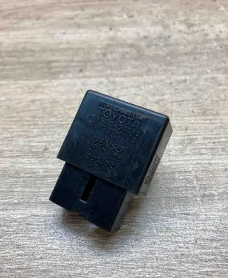 Toyota Avensis T250 Other relay 895A030010 0618000600