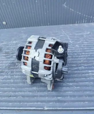 Dacia Sandero III Generator/alternator 231002175R