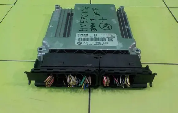 BMW 3 E92 E93 Engine control unit/module 0281014206