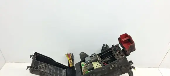 Jaguar XE Fuse module GX7314A076AA