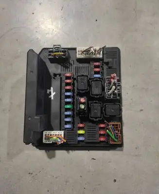 Nissan Qashqai Fuse box set 284B7JD01B 519136329 1018281194