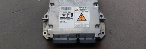 Nissan X-Trail T30 Engine control unit/module 5800380 2758003802