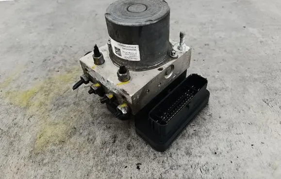 Peugeot 5008 ABS Pump 