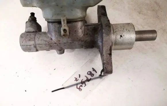 Volkswagen Caddy Master brake cylinder