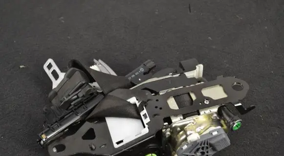 Mercedes-Benz S W222 Front seatbelt a2228604100