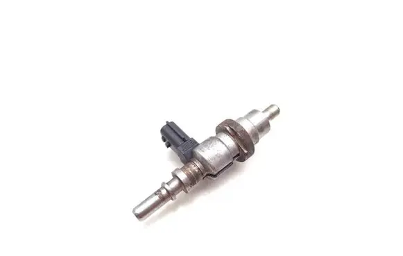 Nissan Juke I F15 Fuel injector 8200769153 H8200769153