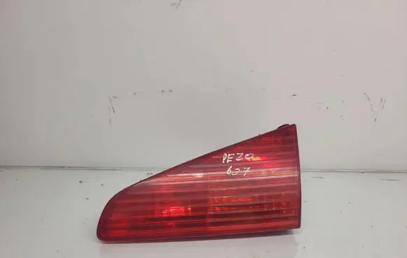 Peugeot 607 Tailgate rear/tail lights 2543D