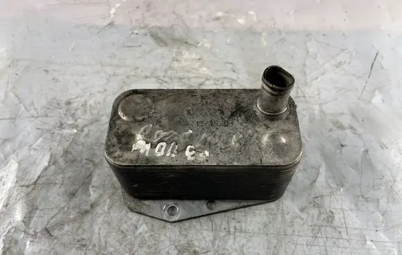 BMW 3 E46 Engine oil radiator 7787698 5989070102