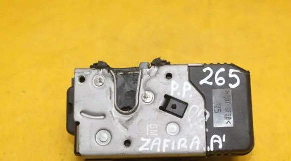 Opel Astra G Front door lock 24444016EY