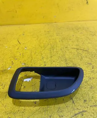 KIA Soul Front door interior handle trim 82611-2K100