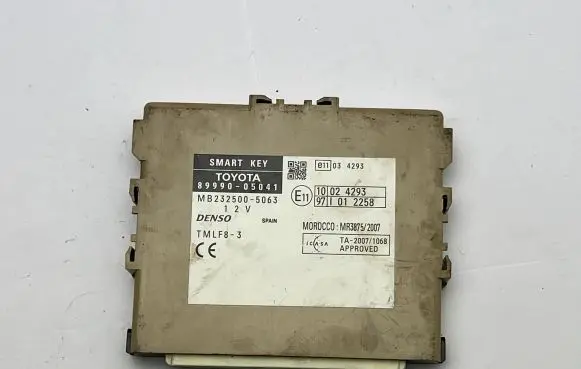 Toyota Avensis T270 Other control units/modules 8999005041 MB2325005063 MR38752007
