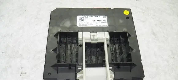 Volkswagen Golf VIII Combustion control unit/module 5WA937086A