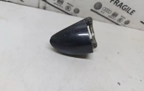 Volkswagen PASSAT B6 Front door handle cover 3C0837880