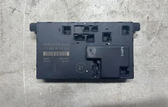 Mercedes-Benz E W211 Door control unit/module 2118208385
