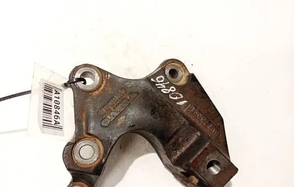 Volvo S40 Engine mounting bracket