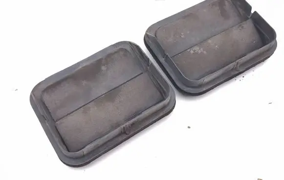 Tesla Model S Quarter panel pressure vent 2F2AB280B62AB