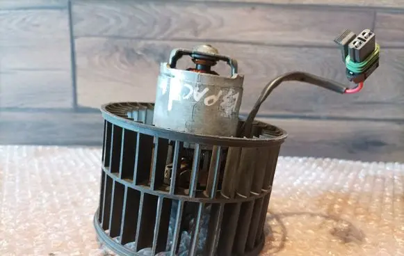 Renault Espace III Heater fan/blower 0130063507
