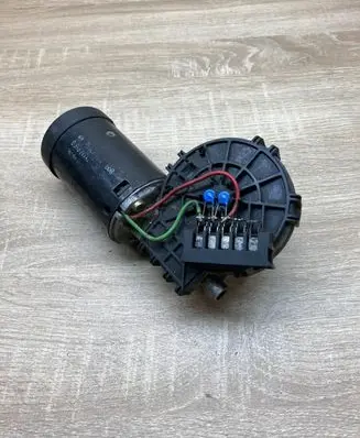 Mercedes-Benz E W210 Wiper motor 0390241420