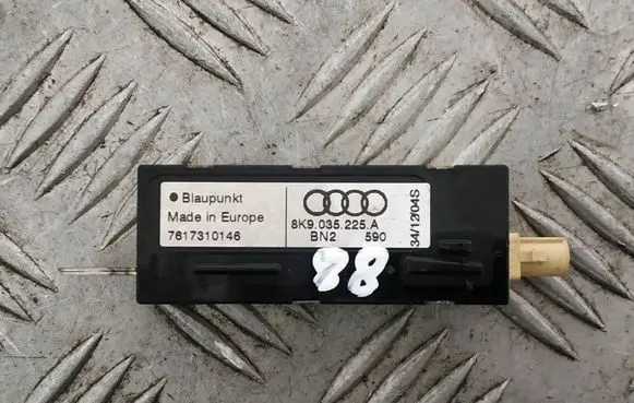 Audi A4 Allroad B8 Aerial antenna filter 8K9035225A