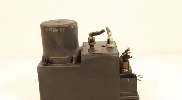 Audi A4 Allroad Central locking vacuum pump 8L0862257L