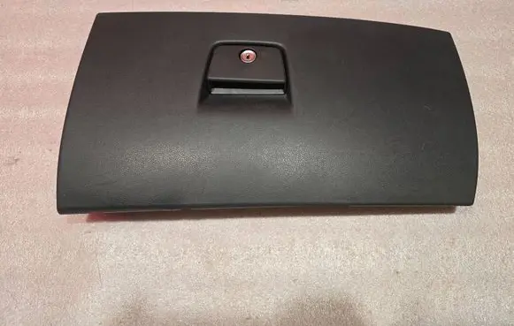 Volvo V50 Glove box lid/cover 