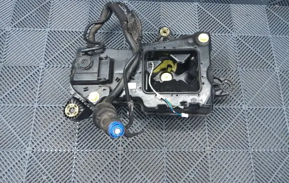 Citroen Berlingo AdBlue liquid reservoir 9815705980 9817601880 1682615280
