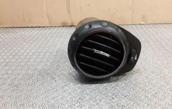 Alfa Romeo 147 Dashboard side air vent grill/cover trim