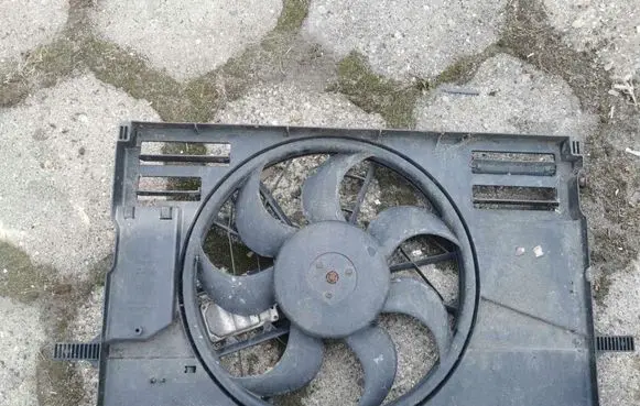Volvo C70 Electric radiator cooling fan 3M518C607GC