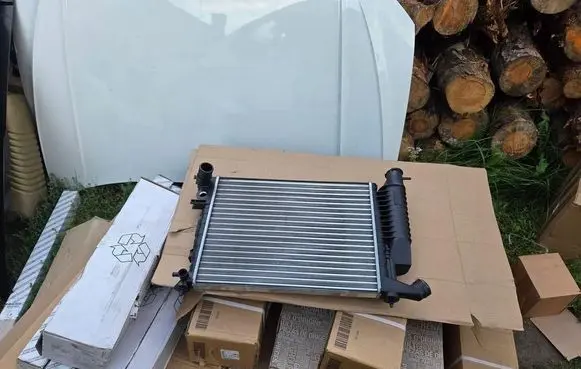 Peugeot 306 Coolant radiator 1331CH