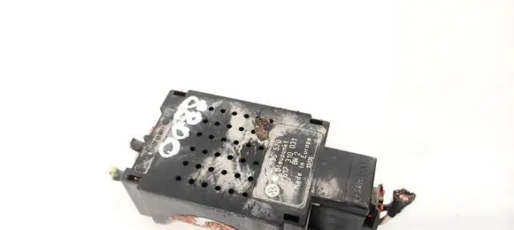 Volkswagen Golf V Antenna control unit 5M0035570B 7617310031