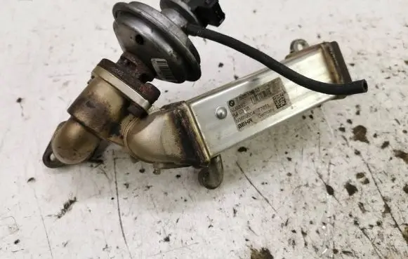 BMW 1 E81 E87 EGR valve cooler 7805189 77651 3659004
