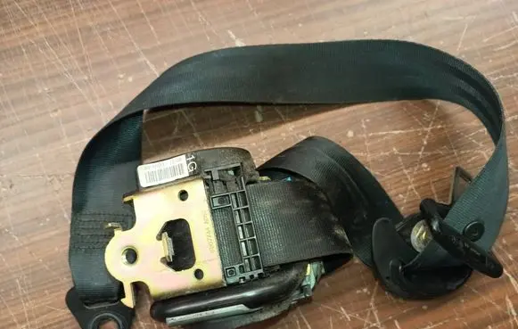 Peugeot 607 Front seatbelt 96519290xx