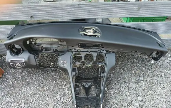 Mercedes-Benz C W205 Dashboard 201411060139