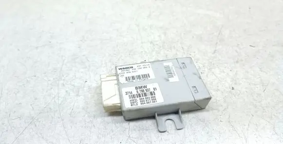 BMW 5 F10 F11 Air suspension control unit module (rear) 6798937 37146798937