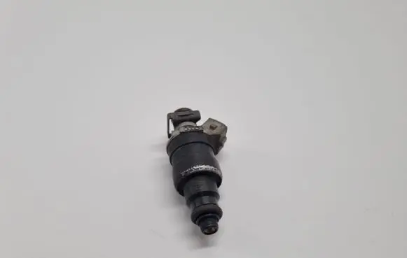 Audi A4 S4 B5 8D Fuel injector 078133551N