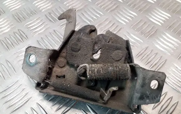 Mitsubishi Pajero Engine bonnet/hood lock/catch