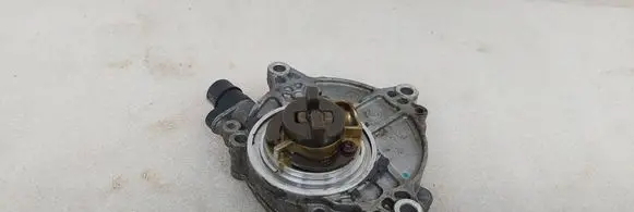 BMW 5 E60 E61 Vacuum pump 7547021 13618310 0313327116